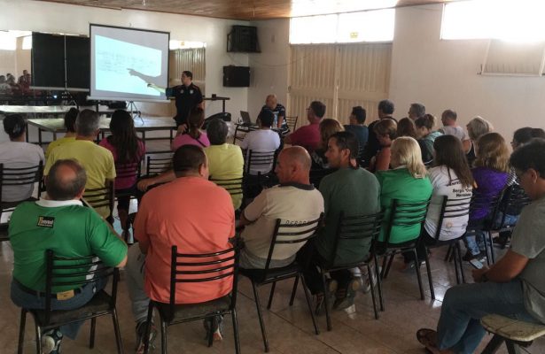 Curso para oficiales de mesa