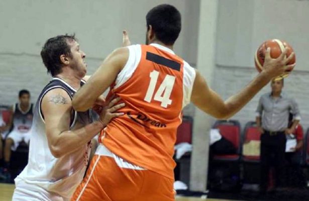 Con Trejo, en semis