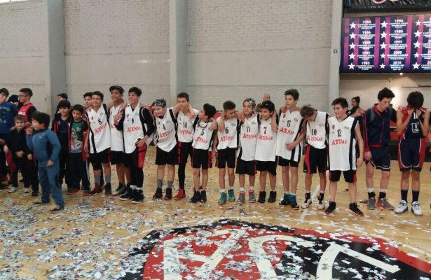Atenas festejó en U13