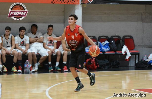 Atenas, con el pie derecho