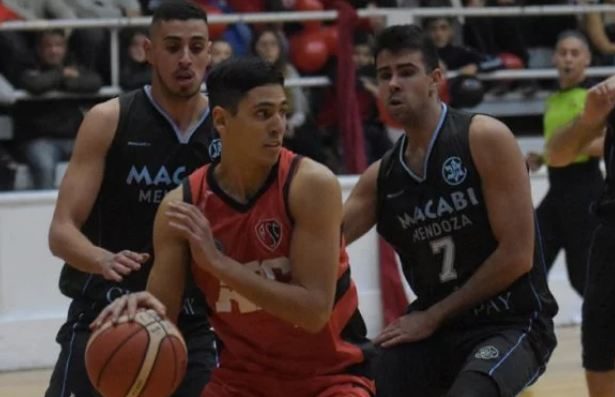 Segundo capítulo de Macabi-Atenas y show artístico