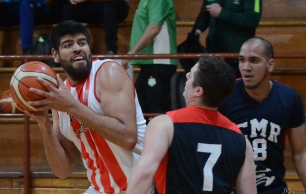 El cuadrangular lo definirán Regatas y Macabi