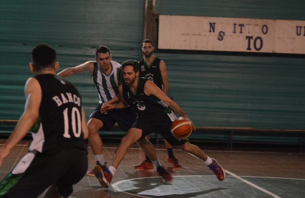Banco A frenó a San Carlos